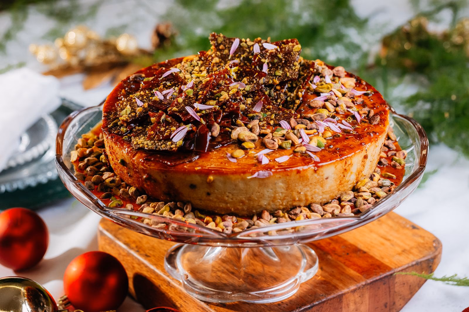 Pudim de Pistache com Calda de Caramelo e Crocante de Pistache