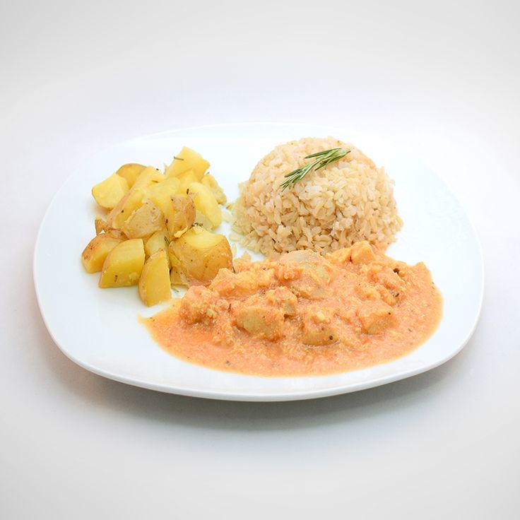 Strogonoff de frango fit com arroz branco ou integral e batata sauté