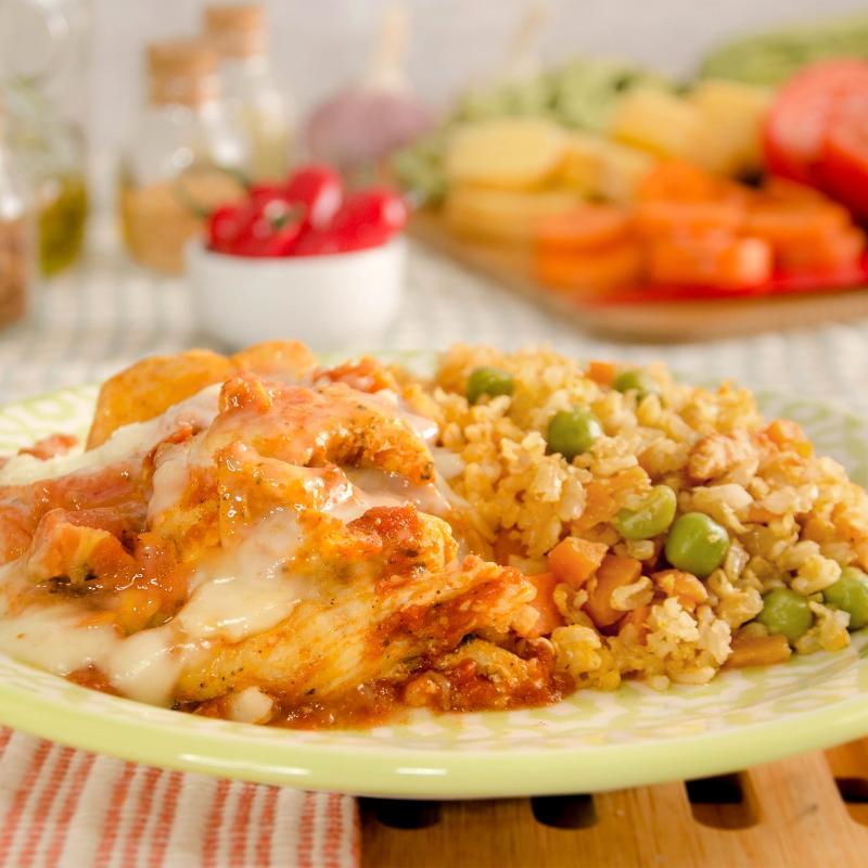 Frango à parmegiana fit com arroz e mix de legumes