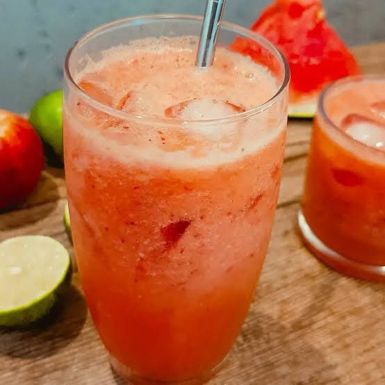 Detox Leve  de melancia, maçã, limão e gengibre🍃