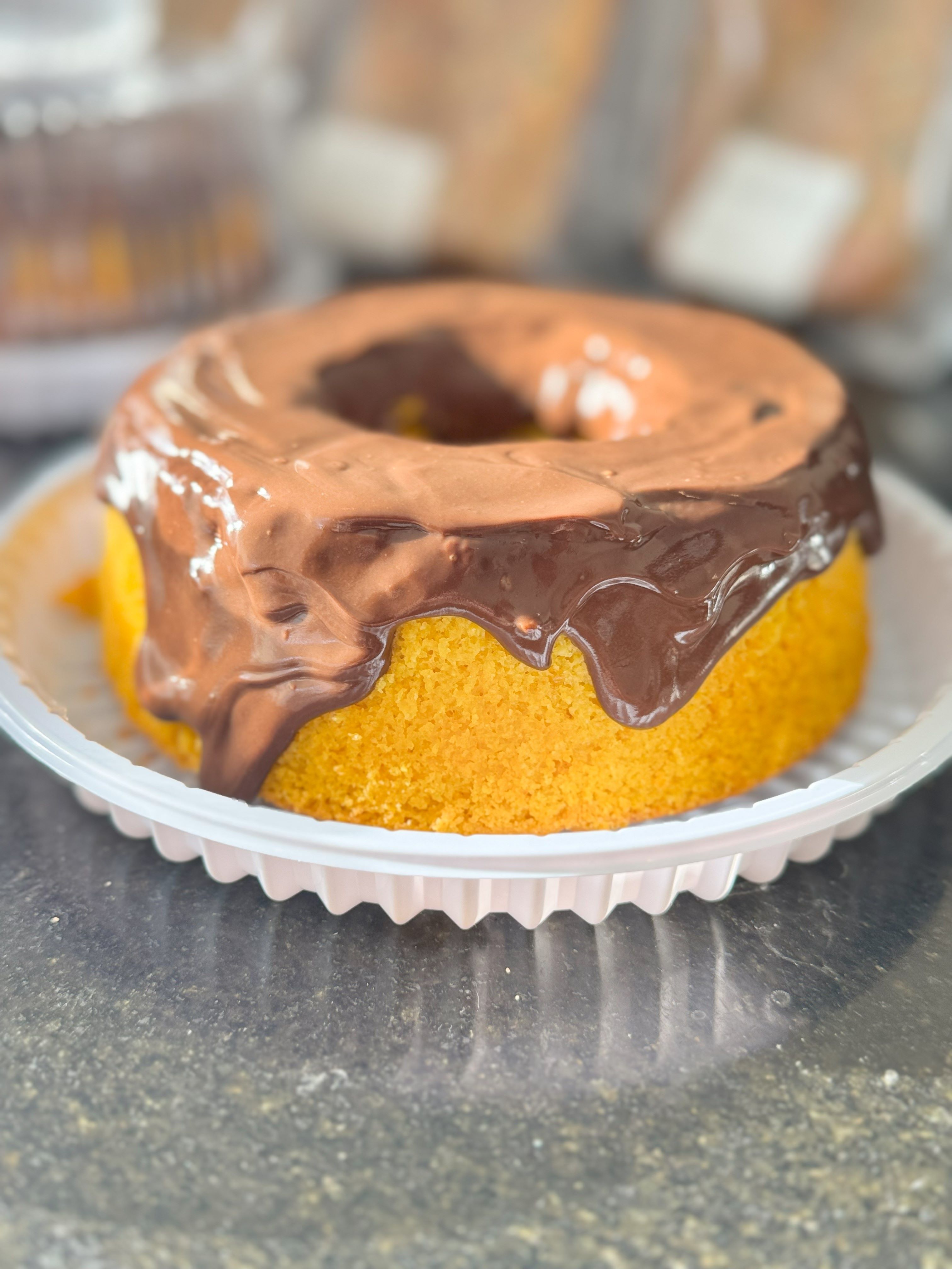 Bolo de Cenoura com cobertura de chocolate