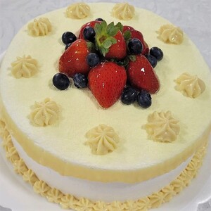 Torta ninho c/ frutas do bosque